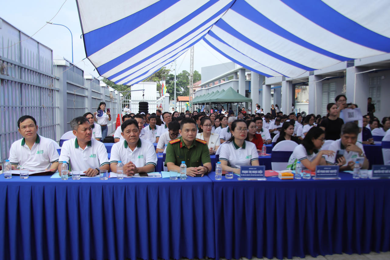 Cán bộ, lãnh đạo phường Bình Hưng Hòa tham dự Ngày hội Công dân số phường Bình Hưng Hòa 2026