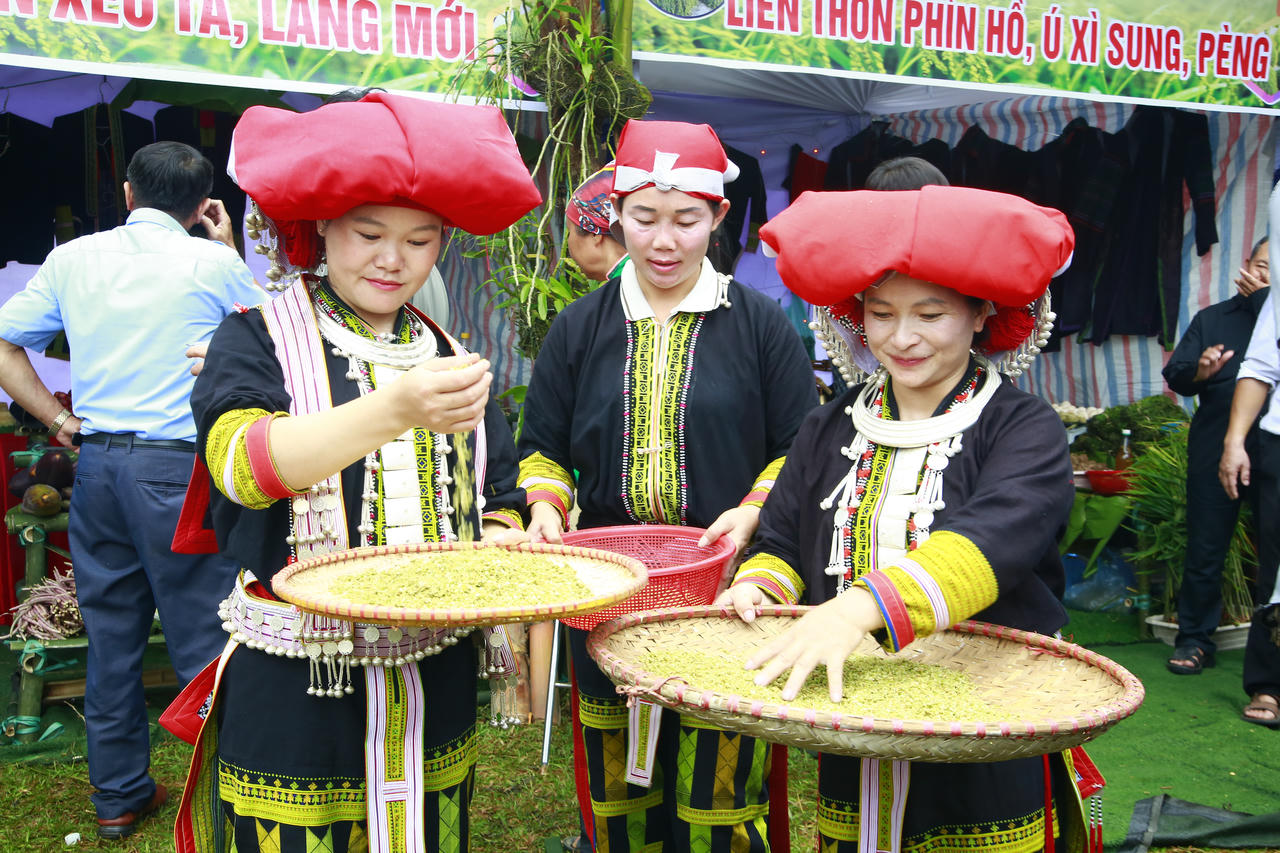 Lễ hội Cốm Hợp Thành: Gìn giữ hương vị truyền thống, nâng tầm nông sản địa phương