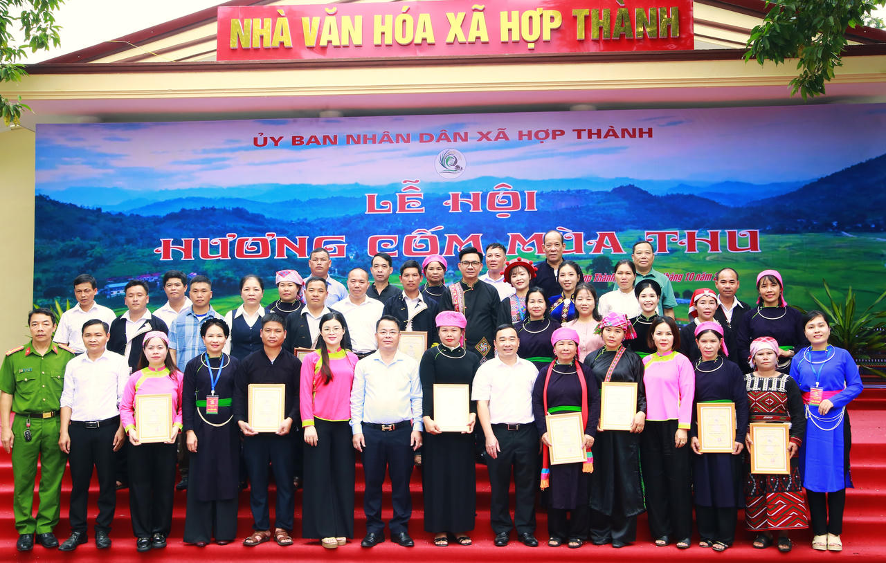 Lễ hội Cốm Hợp Thành: Gìn giữ hương vị truyền thống, nâng tầm nông sản địa phương