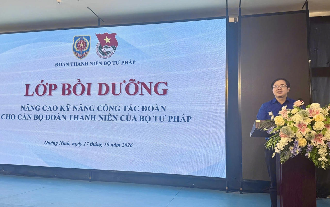 Phó Bí thư Đoàn Thanh niên Bộ Tư pháp Nguyễn Quang Huy  phát biểu