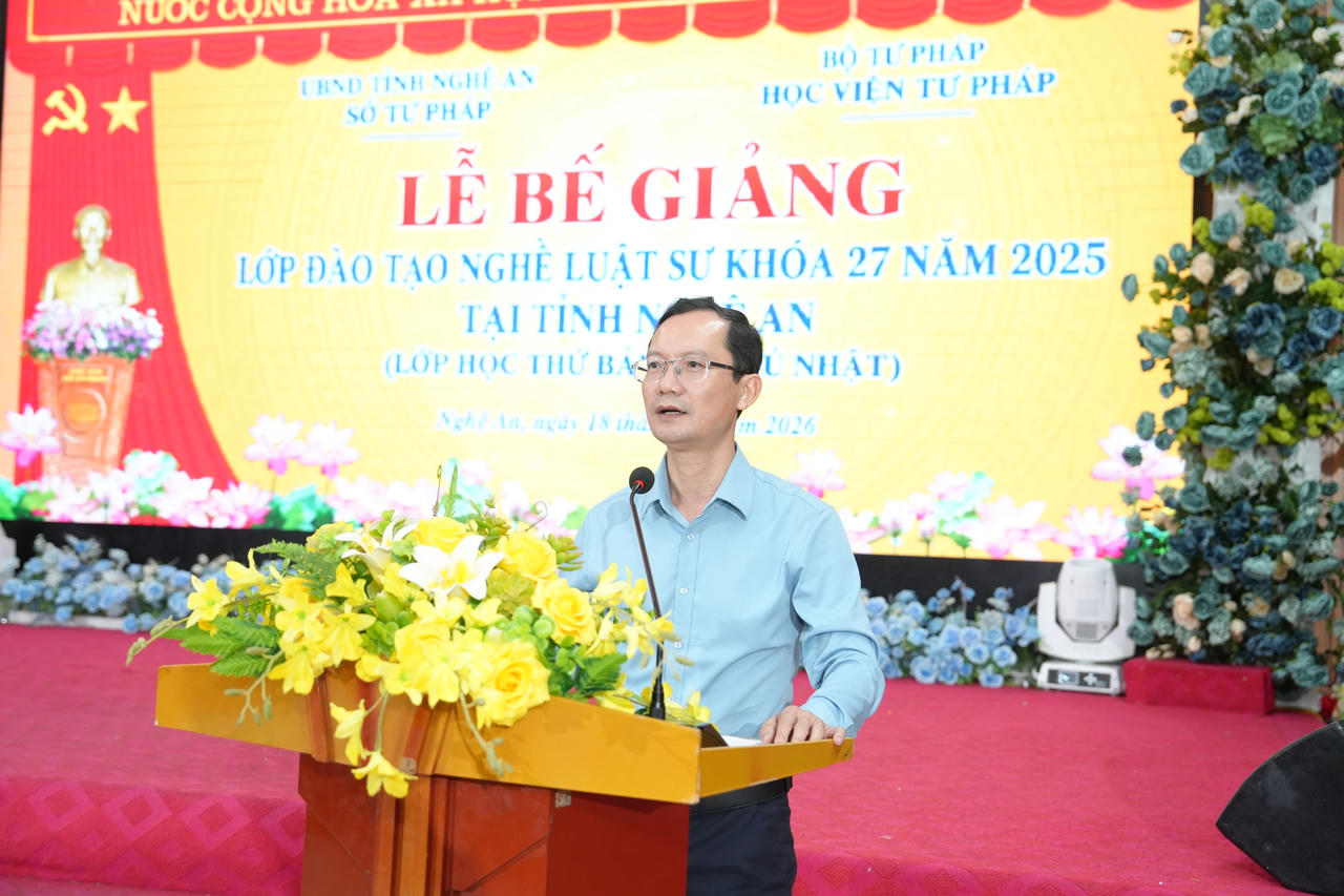 Phó Giám đốc Sở Tư pháp Nghệ An Nguyễn Mạnh Cường phát biểu tại buổi lễ. Ảnh: Hoàng Cường