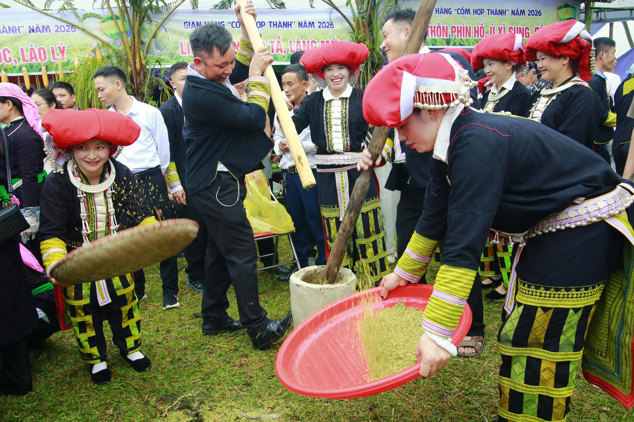 Lễ hội Cốm Hợp Thành: Gìn giữ hương vị truyền thống, nâng tầm nông sản địa phương