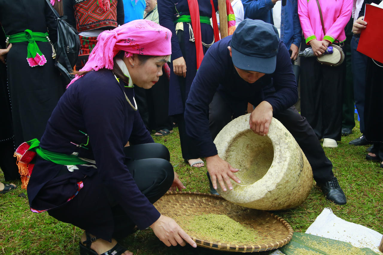 Lễ hội Cốm Hợp Thành: Gìn giữ hương vị truyền thống, nâng tầm nông sản địa phương