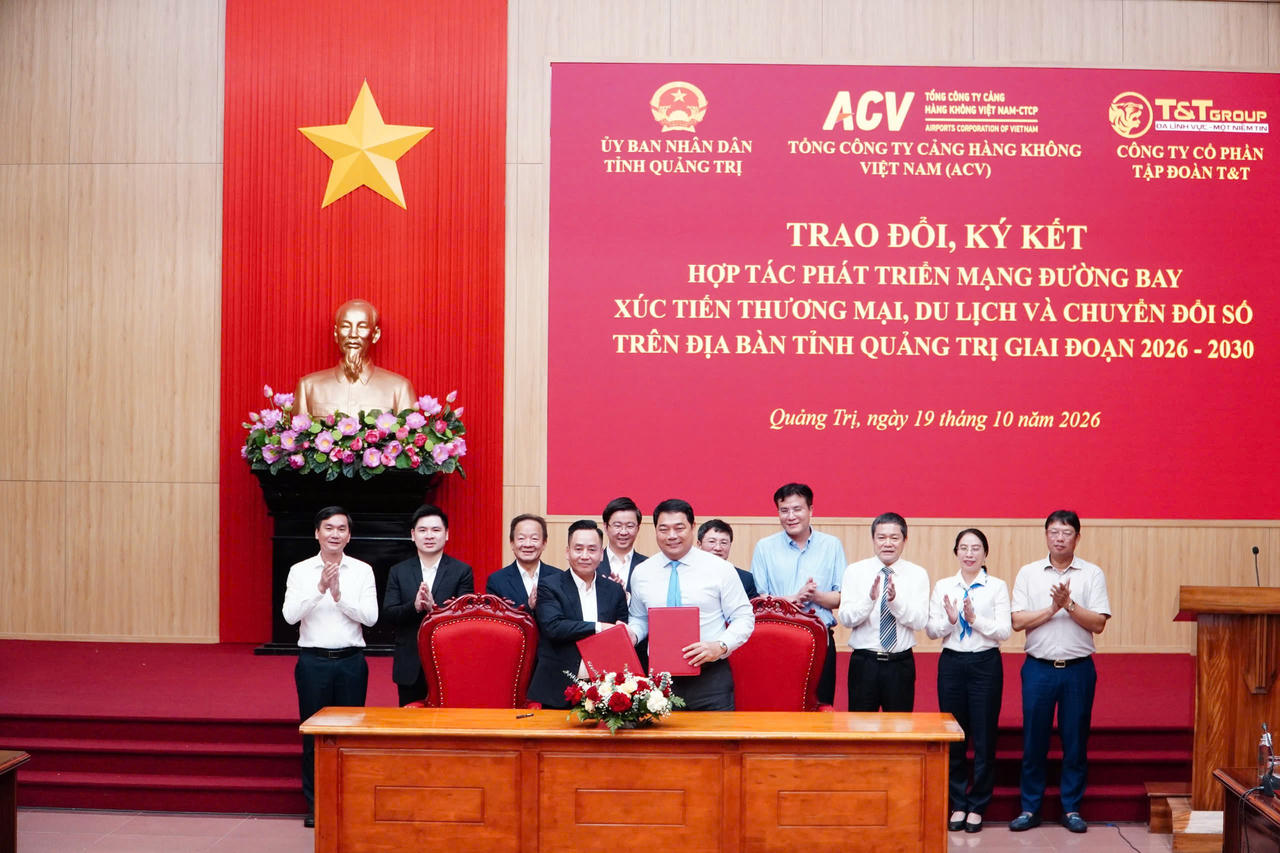 ACV và Tập đoàn T&T ký kết hợp đồng nguyên tắc về khai thác Cảng hàng không Quảng Trị. (Ảnh: Minh Phương)