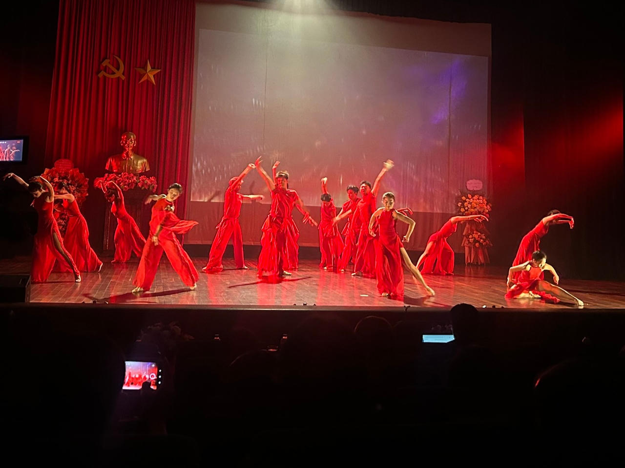 Liên hoan nghệ thuật “Chuyện thanh xuân” dành cho sinh viên