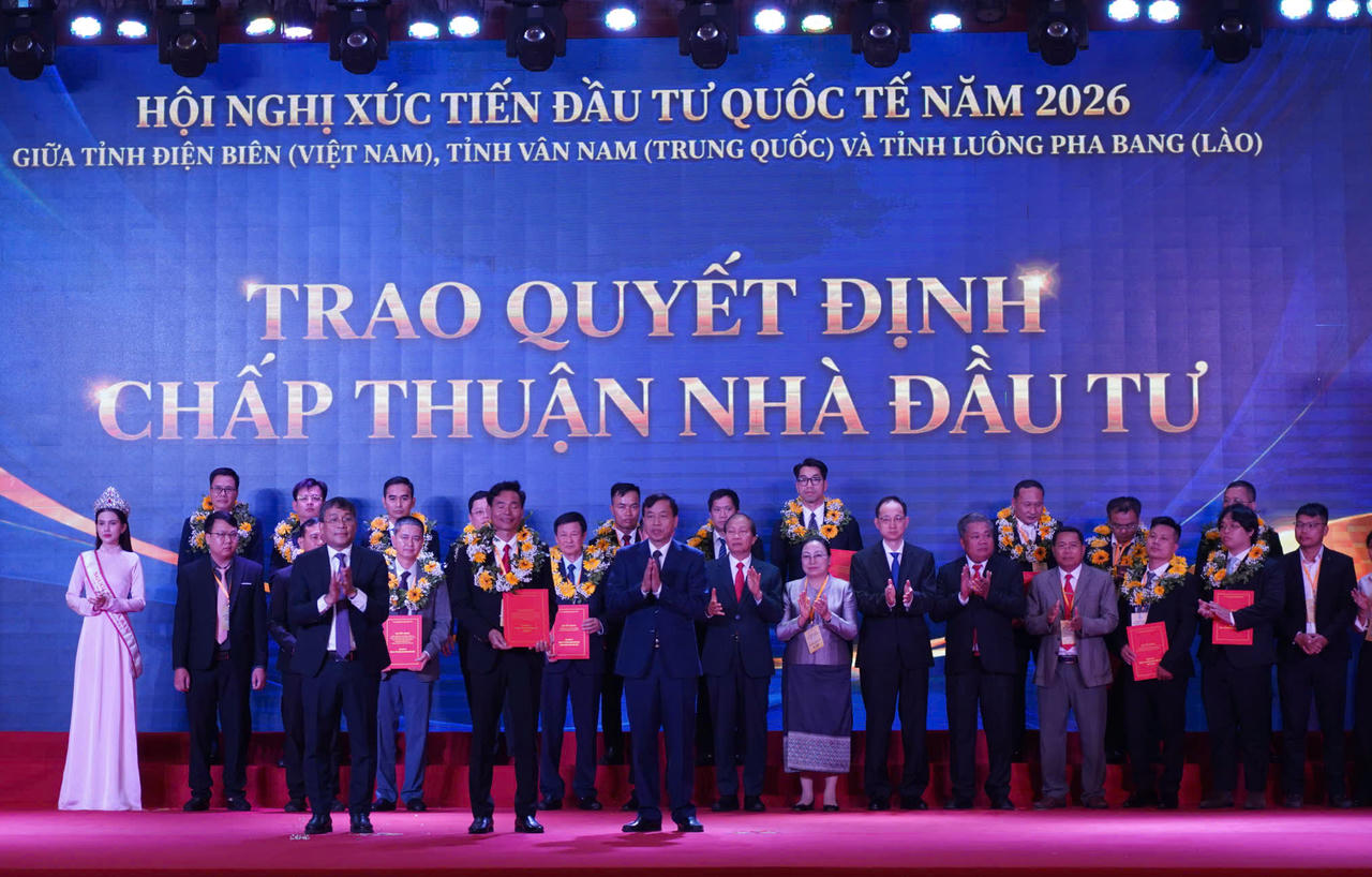 Tỉnh Điện Biên trao quyết định chấp thuận nhà đầu tư (Ảnh: CT).