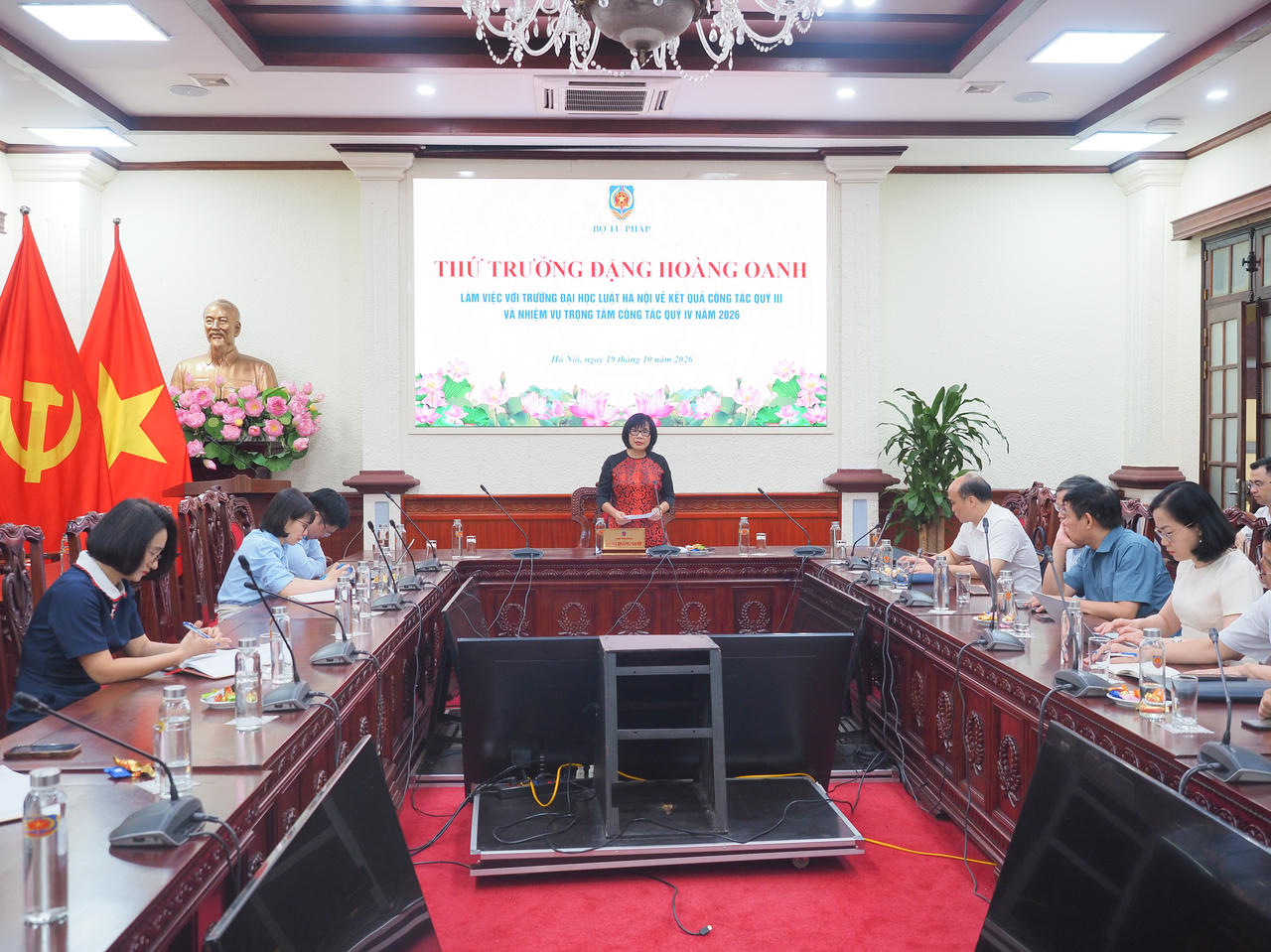 Nâng cao chất lượng đào tạo, khẳng định vị thế Trường Đại học Luật Hà Nội