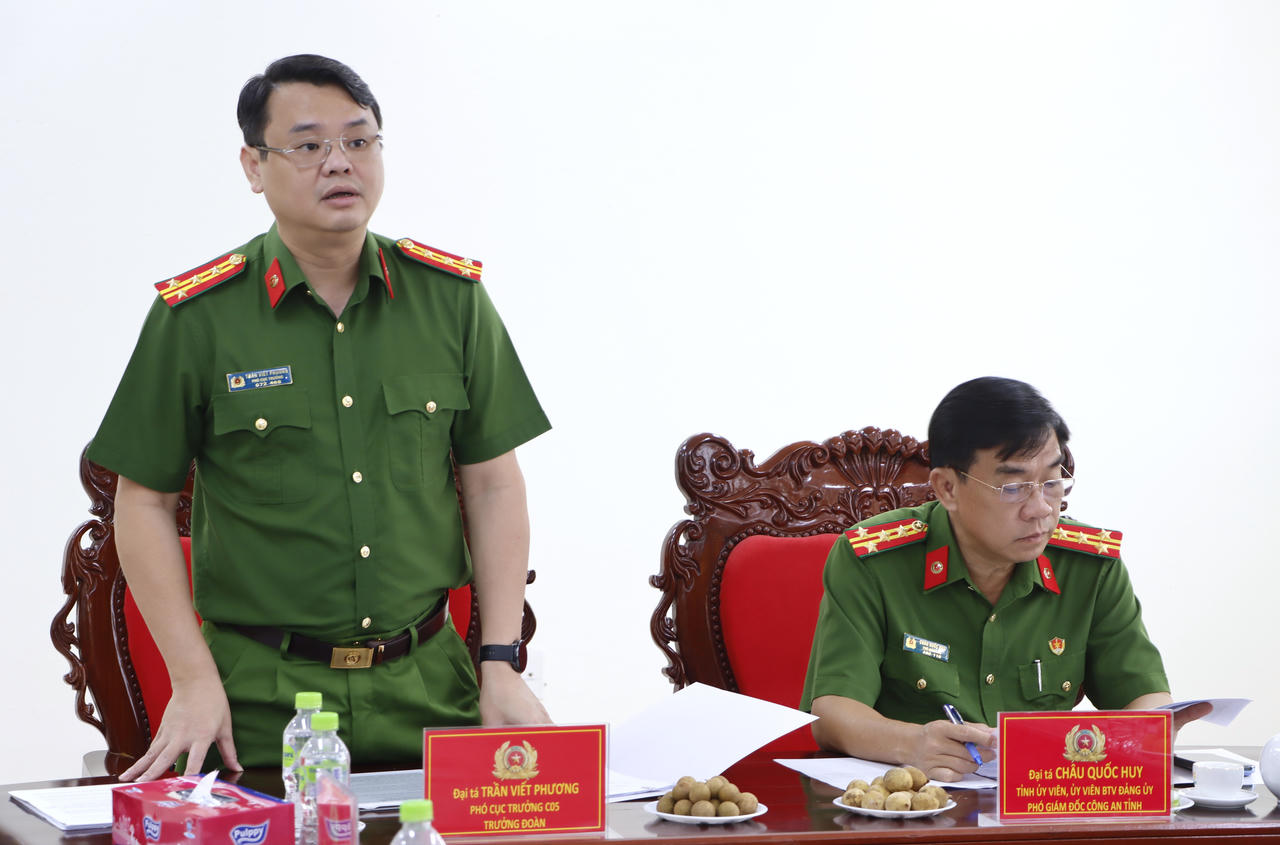 Đại tá Trần Viết Phương - Phó Cục trưởng Cục Cảnh sát môi trường (Bộ Công an), nhấn mạnh tại buổi làm việc (Ảnh: T.N).