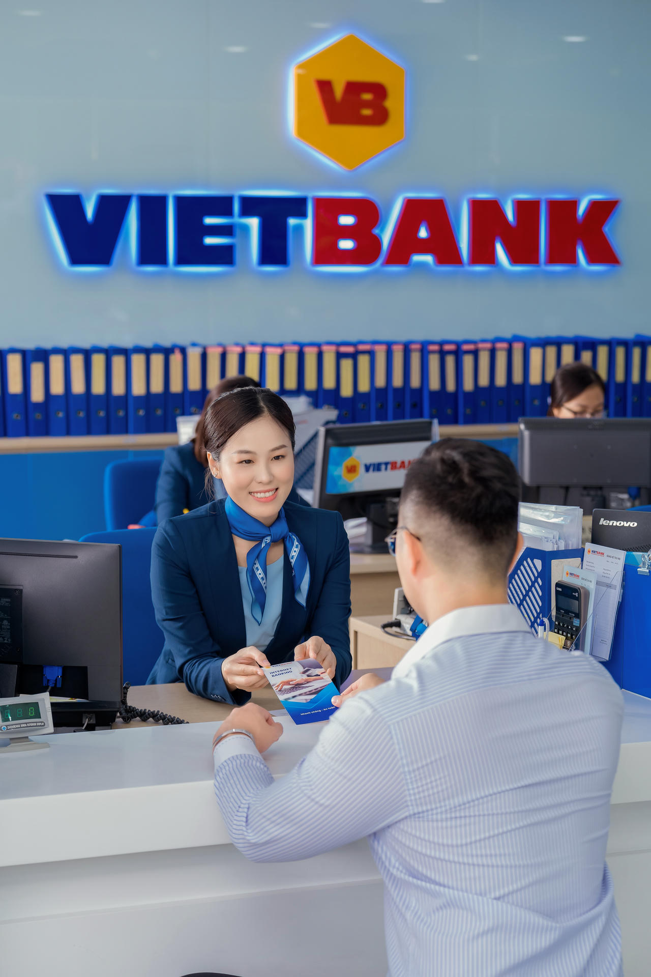 Vietbank giảm lãi suất, chia sẻ và đồng hành cùng doanh nghiệp và người dân
