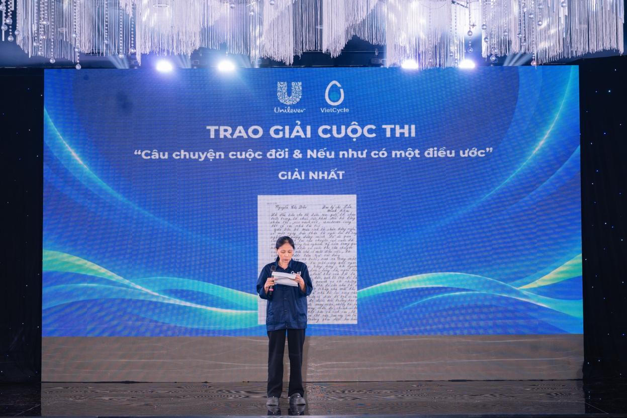 Chị Diên mong muốn mọi người nhìn nhận những người thu gom bằng sự trân trọng, bởi mỗi công việc chân chính đều mang một giá trị riêng