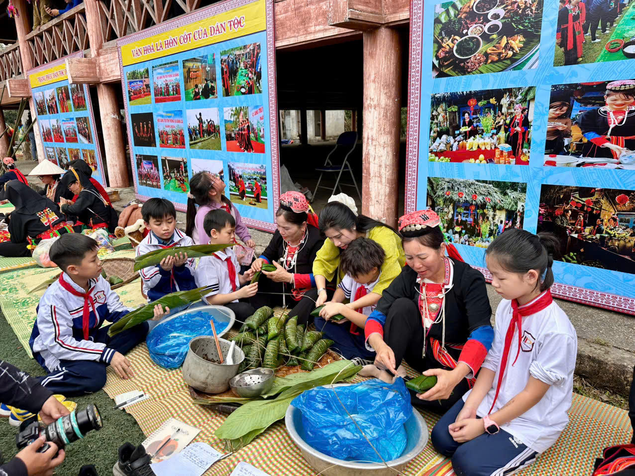 Với chủ đề “Quảng Ninh - Điểm đến hội tụ tinh hoa Ẩm thực”, Liên hoan Ẩm thực thành phố Quảng Ninh năm 2026 sẽ diễn ra trong 05 ngày, từ ngày 20/11 đến ngày 24/11/2026, tại Khu Chợ đêm Vui Fest, Khu đô thị Sun Marina Hạ Long. (Ảnh: Công Hoan)