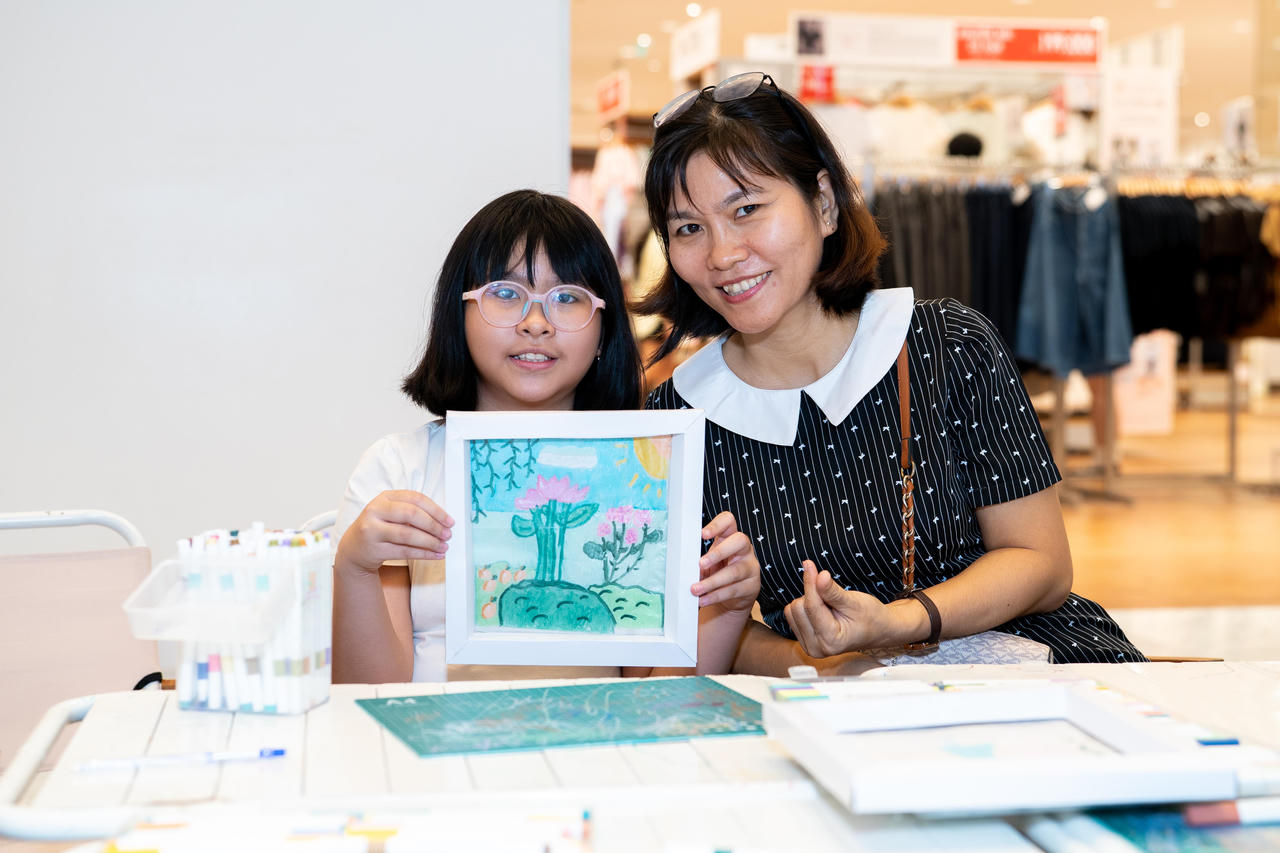 Chị Thu Hằng và con gái tham gia sự kiện Nam Long Fresh ở Thiso Mall Sala. Ảnh: Ngọc Duy.