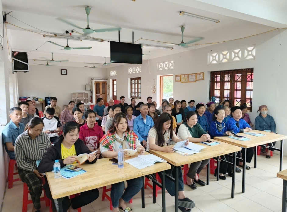 Người dân thôn An Tri xã Khánh Khê dự Hội nghị tuyên truyền trợ giúp pháp lý. Ảnh: Cổng Thông tin điện tử tỉnh Lạng Sơn