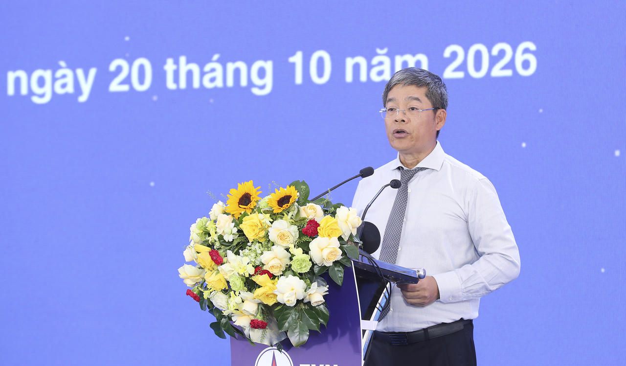 Ông Nguyễn Tài Anh - Phó Tổng giám đốc EVN trình bày báo cáo
