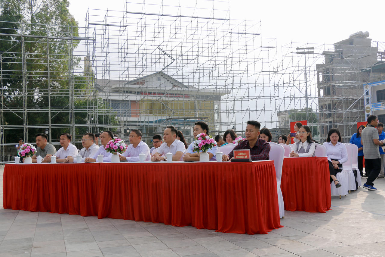 Đoàn 100 mô tô vượt Mã Pì Lèng, đánh thức tiềm năng du lịch vùng cao Tuyên Quang