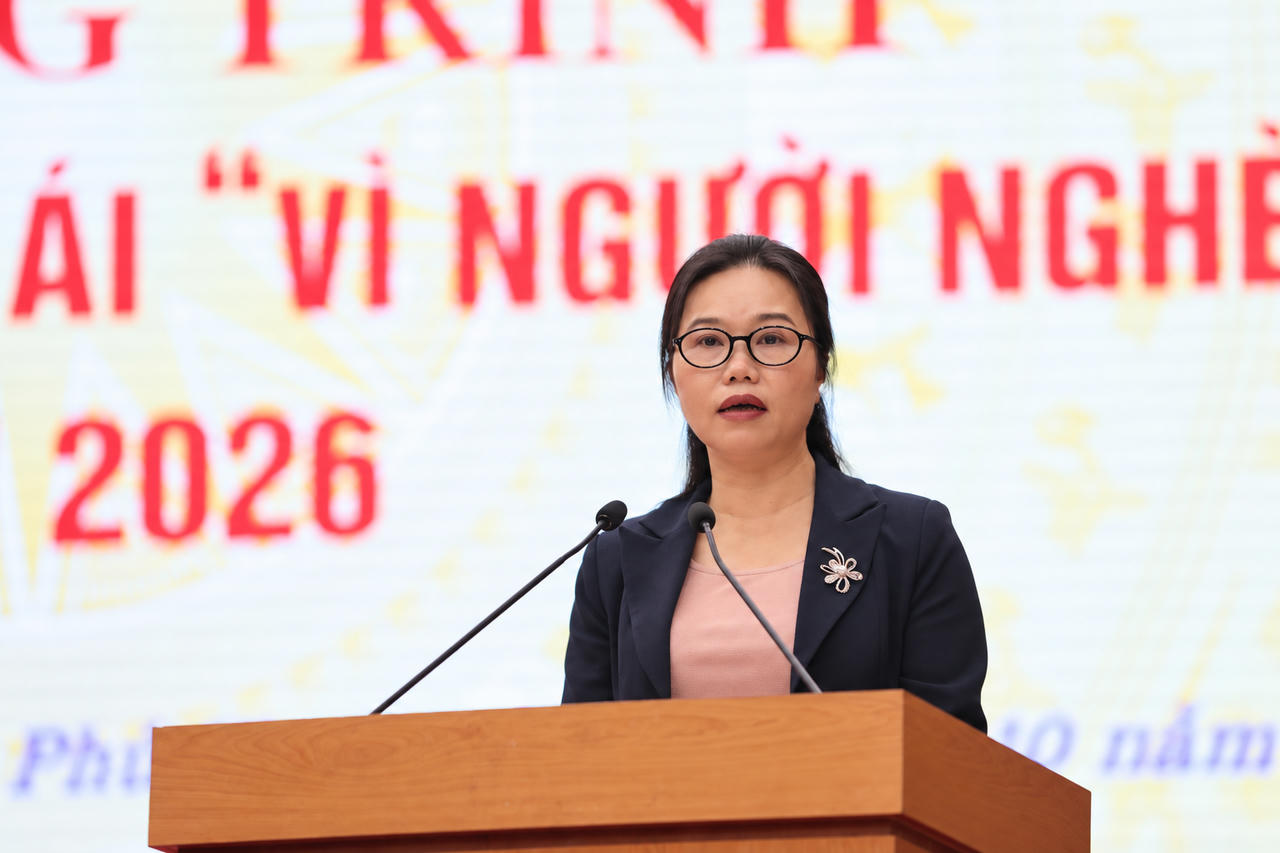 Bà Bùi Thị Minh - Phó Bí thư Tỉnh ủy, Chủ tịch Ủy ban MTTQ Việt Nam tỉnh Phú Thọ phát biểu tại chương trình. Ảnh: Xuân Hồng