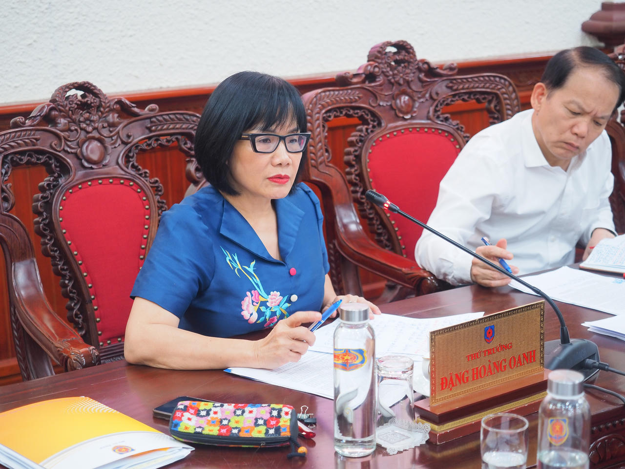 Thứ trưởng Đặng Hoàng Oanh phát biểu tại buổi làm việc.