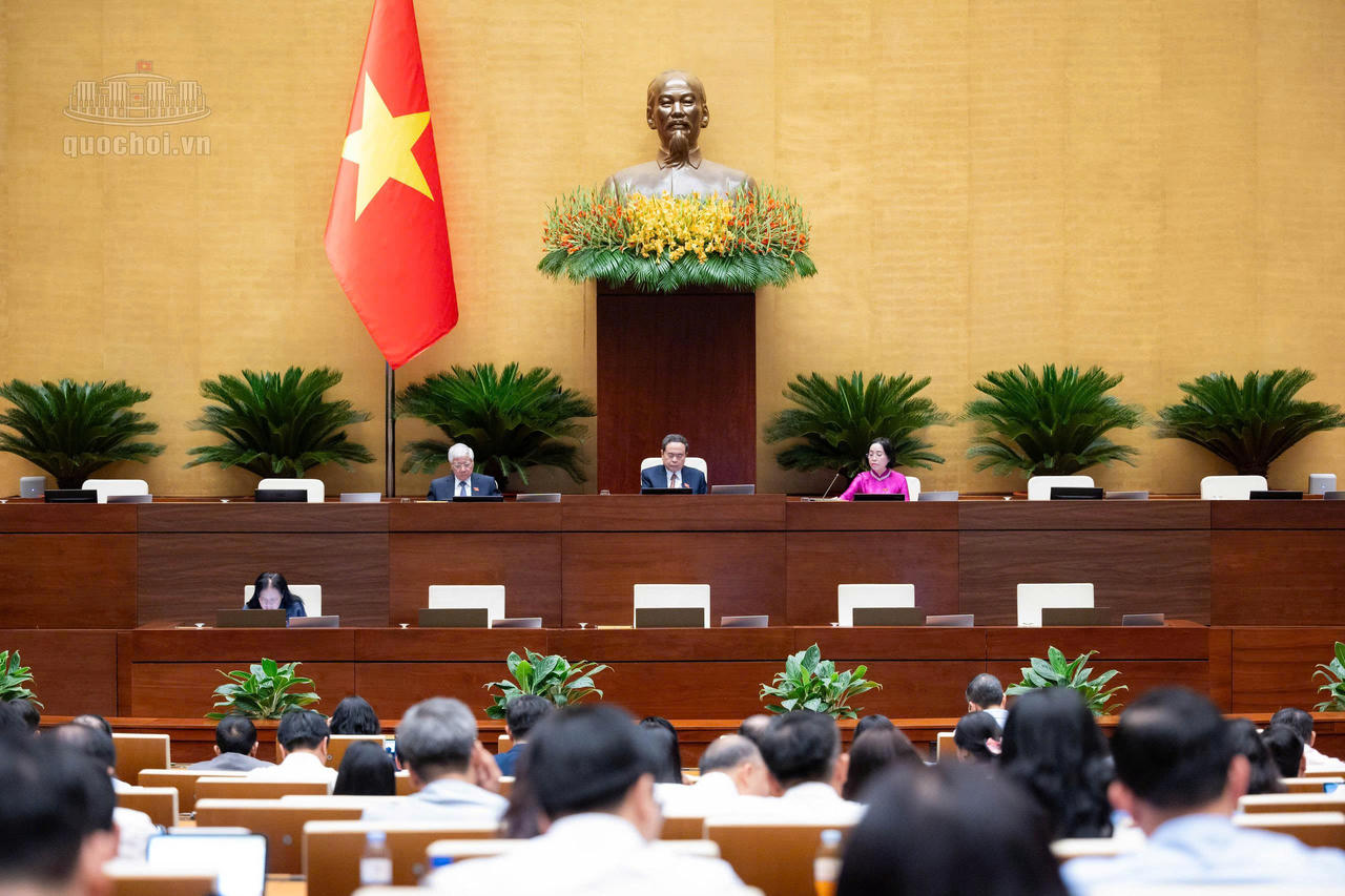 Các đại biểu tại phiên họp. Ảnh: Quochoi.vn