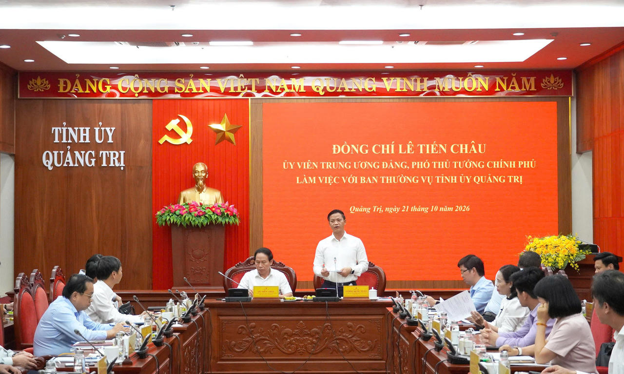 Bí thư Tỉnh ủy Quảng Trị Vương Quốc Tuấn tiếp thu ý kiến chỉ đạo của Phó Thủ tướng, khẳng định quyết tâm phát huy tiềm năng, lợi thế để thúc đẩy phát triển địa phương. (Ảnh: T.P)