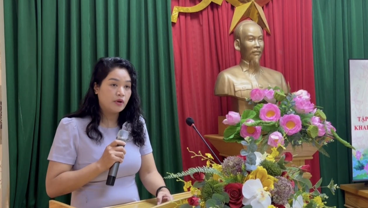 Bà Nguyễn Thu Hiền - Phó Giám đốc Sở Tư pháp Hưng Yên phát biểu tại buổi tập huấn (Ảnh: Trung tâm Truyền thông số, Sở Tư pháp Hưng Yên)