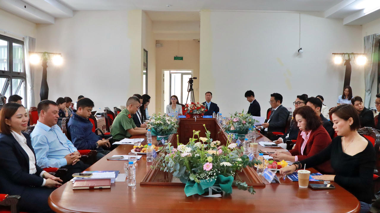Các đại biểu tham dự họp báo. Ảnh T.N.