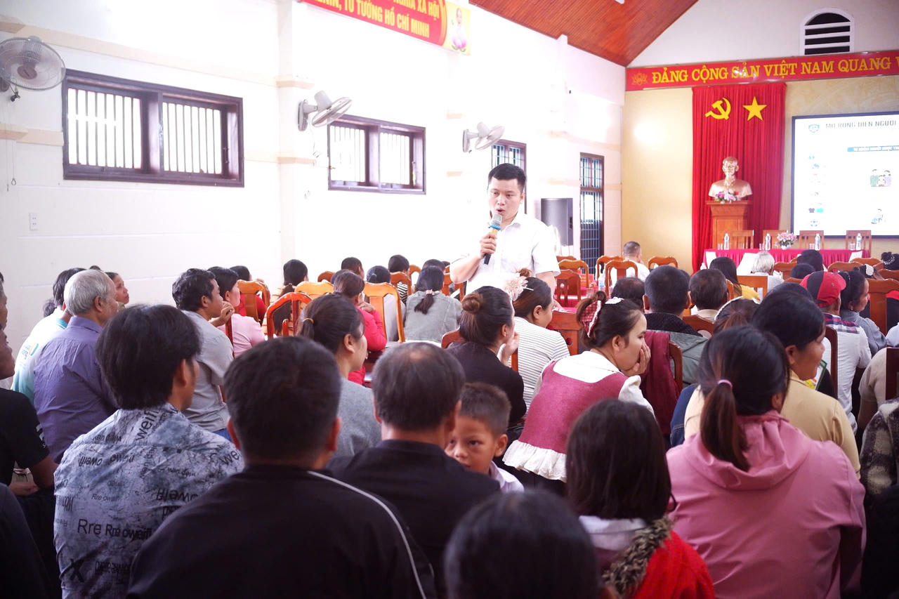 Hội nghị “Ngày Pháp luật vùng cao năm 2026” thu hút gần 100 người dân xã La Lay tham gia. (Ảnh: M.P)