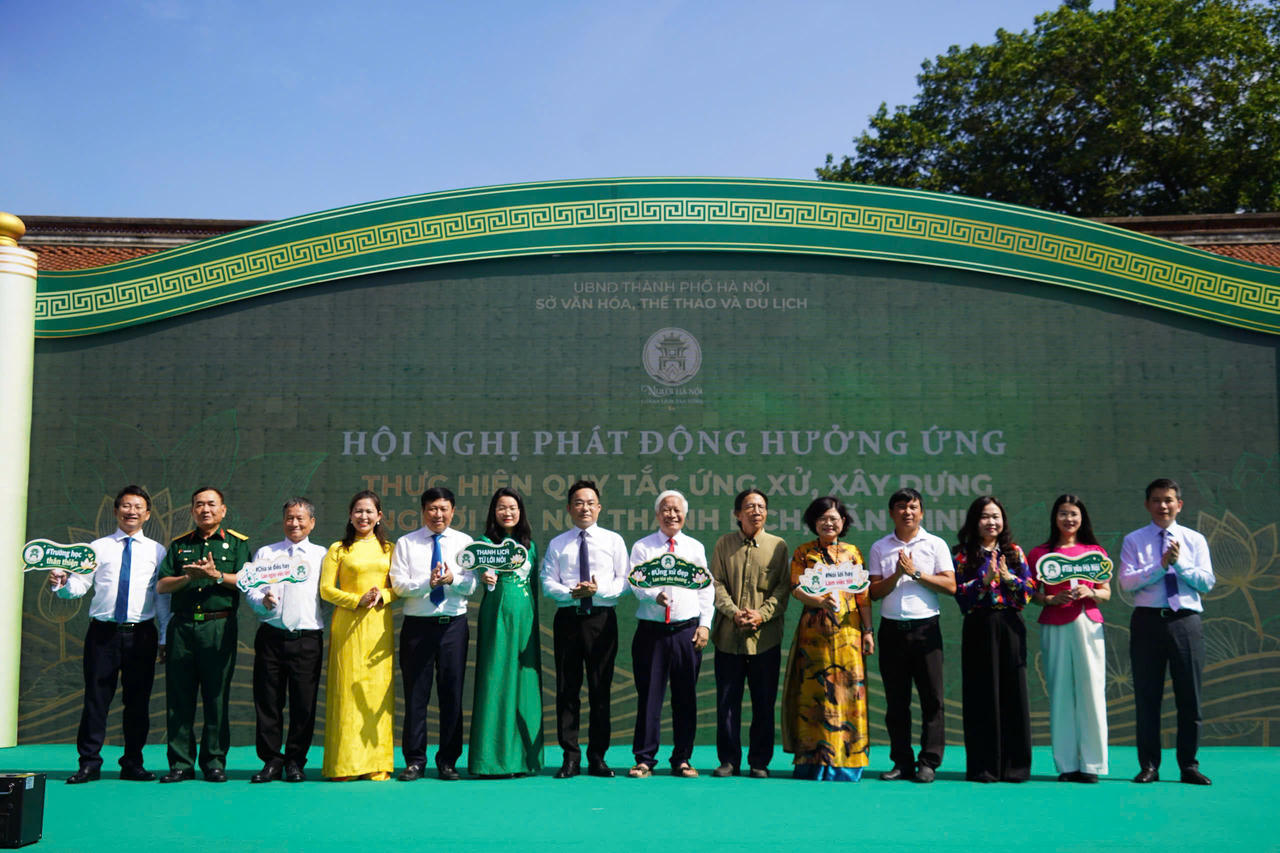 Các đại biểu tại hội nghị.