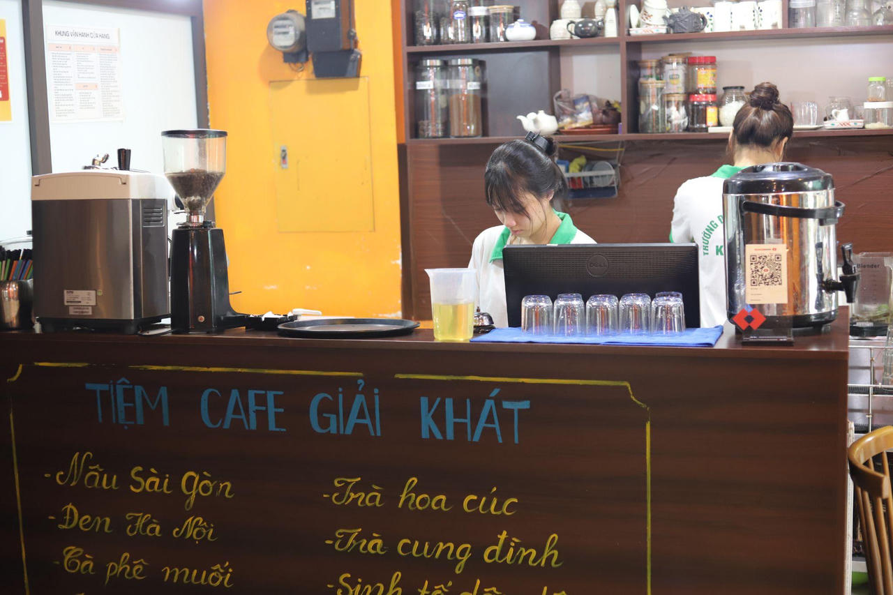 Khát việc làm  sinh viên chấp nhận mắc "bẫy"  
