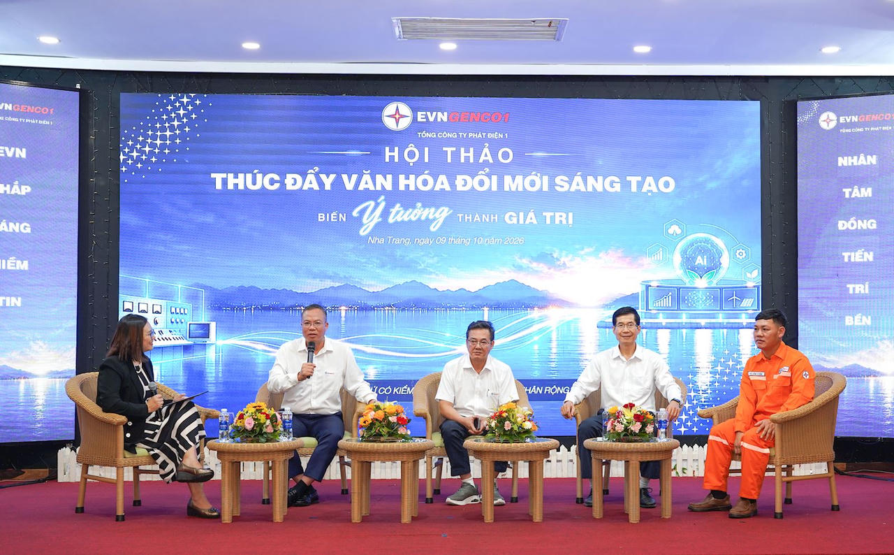 Ông Lê Hải Đăng – Tổng Giám đốc EVNGENCO1 trao đổi tại tọa đàm “Điều gì đang cản trở người EVNGENCO1 đổi mới? (ảnh: Cao Cường)