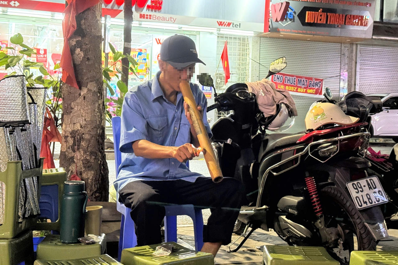 Đại biểu Quốc hội đề xuất kiểm soát độ tuổi người mua và cảnh báo tác hại khi bán thuốc lào dạng rời