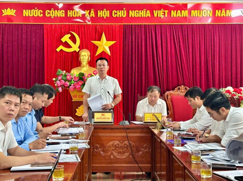 UBND xã Hát Môn tổ chức hội nghị rà soát, đánh giá hiện trạng các tiêu chí xây dựng xã nông thôn mới (NTM) giai đoạn 2026–2030 vào ngày 15/10 vừa qua (Ảnh: Trang TTĐT xã Hát Môn).