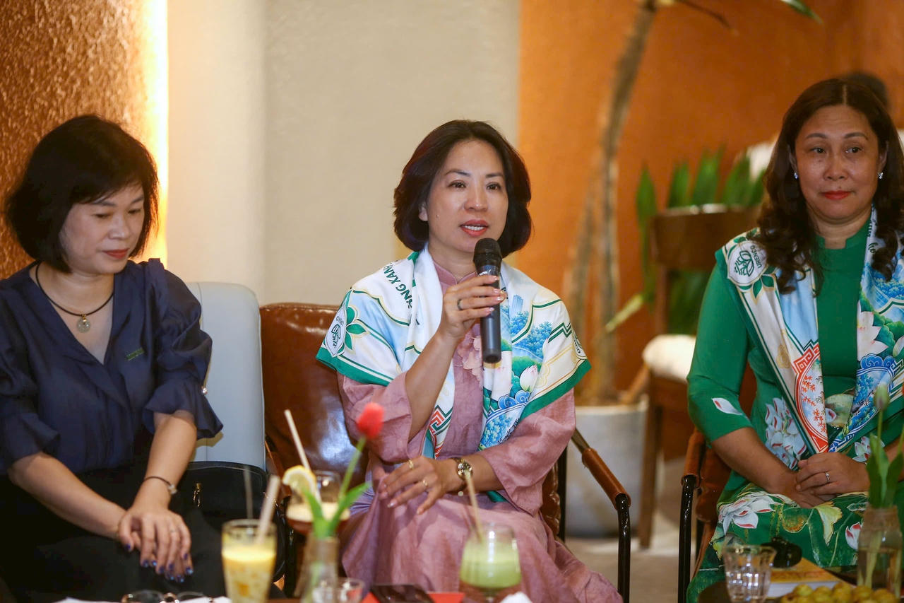 Bà Nguyễn Thúy Hằng, Phó Giám đốc URENCO – Chi nhánh Hoàn Kiếm chia sẻ tại talkshow.