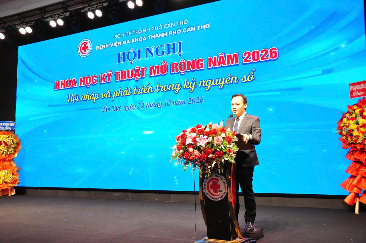 PGS.TS.BS Hoàng Quốc Cường - Giám đốc Sở Y tế thành phố Cần Thơ phát biểu tại hội nghị. (Ảnh: Hà Vy)
