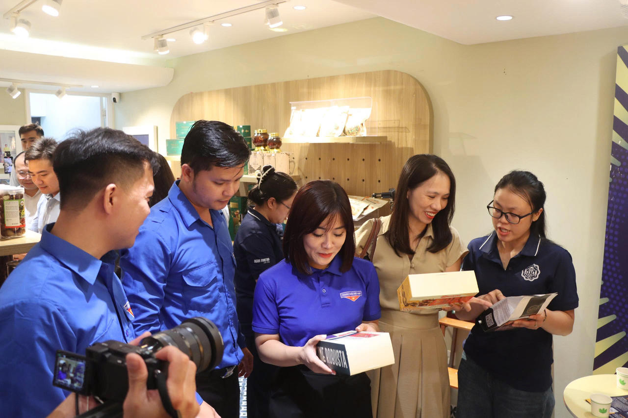 Các Bí thư của các đơn vị tham gia đồng tổ chức tại lễ khai mạc