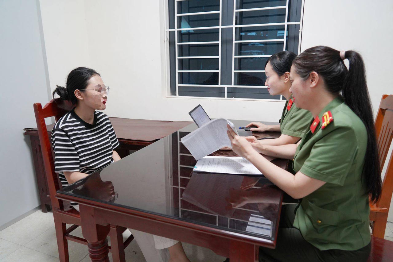 Đối tượng Mai Nguyễn Như Ngọc tại cơ quan Công an (Ảnh: CACC).