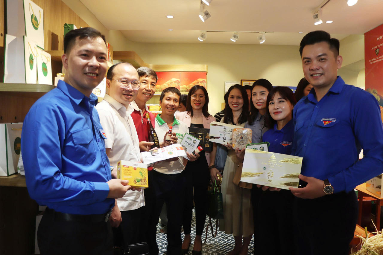 Đoàn Thanh niên chắp cánh tiêu thụ hàng Việt