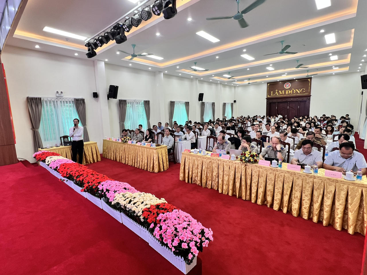 Ông Lê Tiến Cường - Phó Cục trưởng Cục Kế hoạch - Tài chính, Bộ Tư pháp cung cấp nhưng thông tin cơ bản liên quan tới triển khai đầu tư công. Ảnh: Lâm Nguyễn.