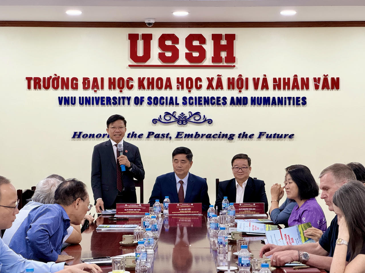 Tọa đàm khoa học “Công bố Báo cáo quốc gia Nông thôn Việt Nam 2026: Chuyển đổi, thích ứng và phát triển bền vững”. (Ảnh: PV)