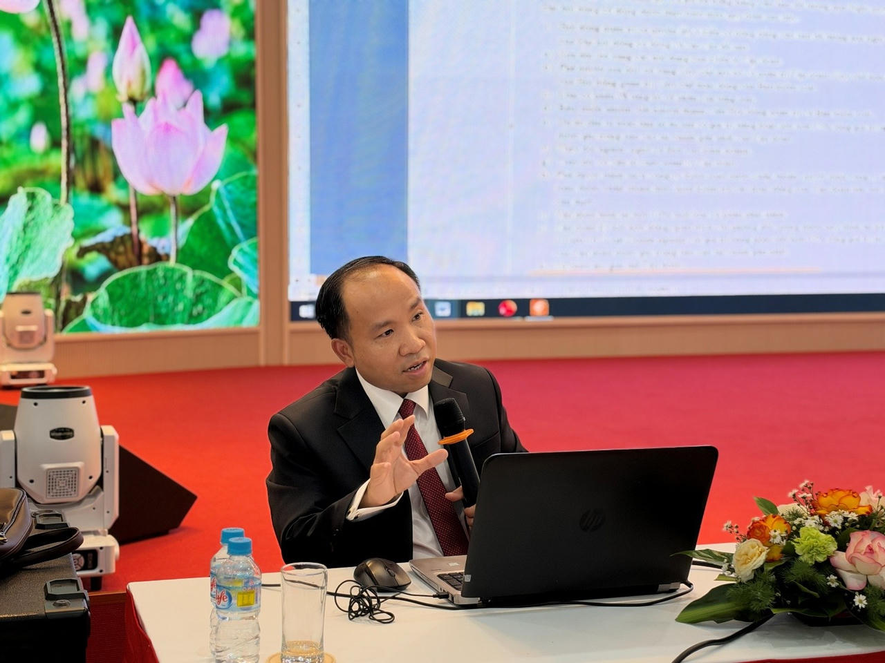 Thạc sĩ, Luật sư Từ Thanh Thảo – Giảng viên khóa học chia sẻ kiến thức, kinh nghiệm về quản trị công ty cổ phần.