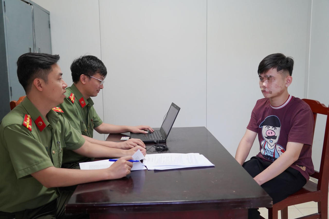 Thanh Hóa bắt tạm giam 2 đối tượng tổ chức đưa người trốn ra nước ngoài