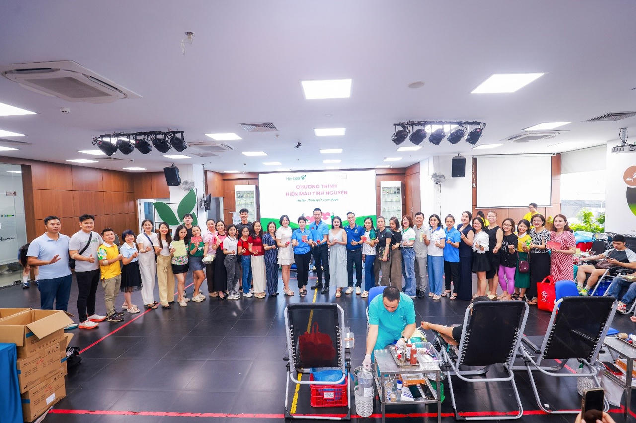 Các Thành viên Độc lập, nhân viên Herbalife Việt Nam cùng người thân và bạn bè tích cực hưởng ứng Ngày Hiến máu tình nguyện (Ảnh Herbalife)