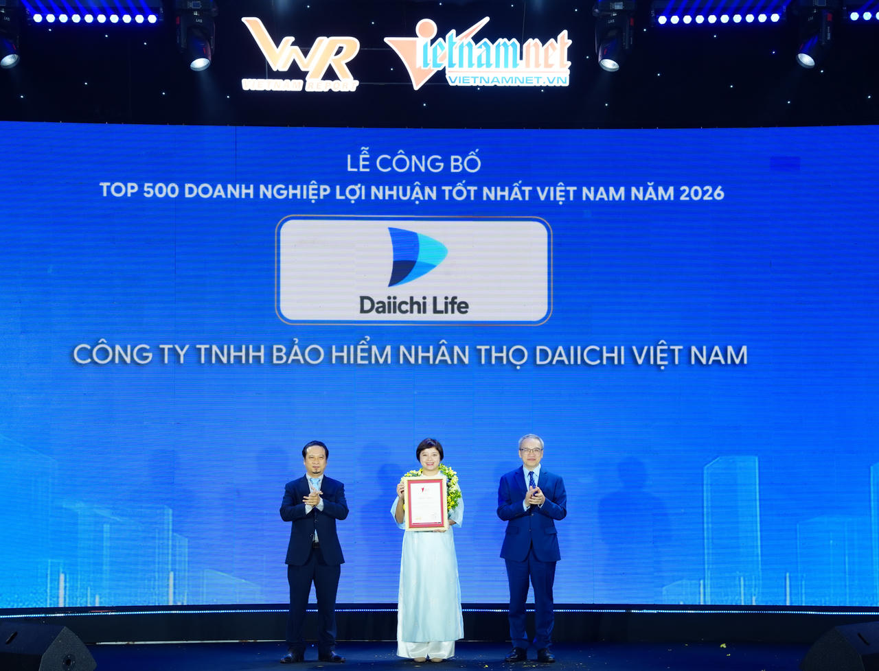 Daiichi Life Việt Nam tiếp tục vinh dự góp mặt trong Top 500 doanh nghiệp lợi nhuận tốt nhất và Top 50 doanh nghiệp lợi nhuận xuất sắc Việt Nam 2026