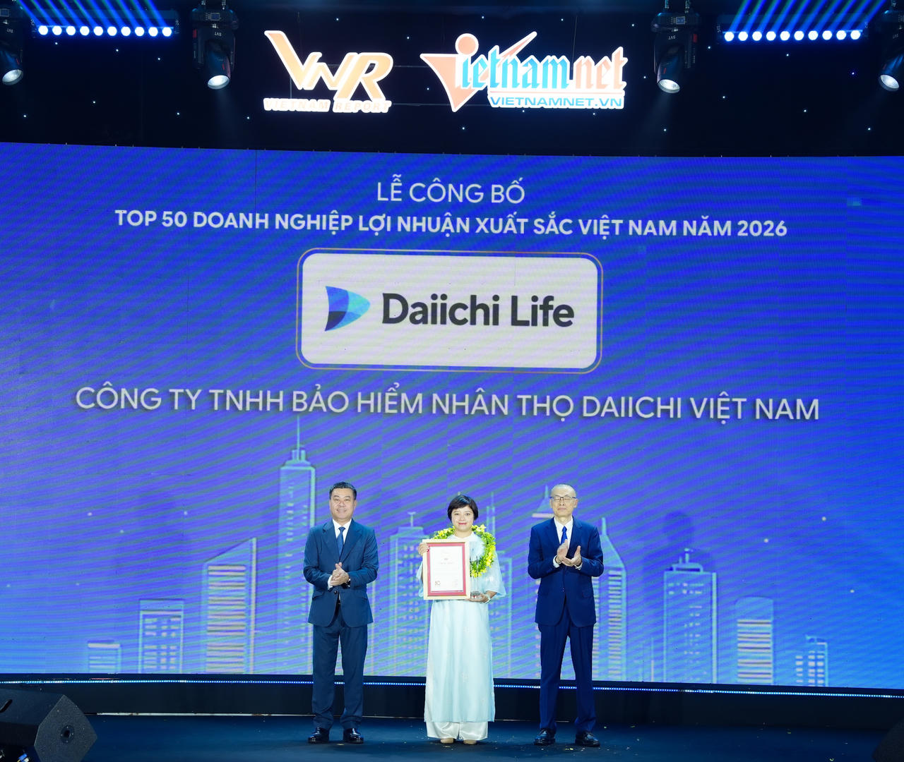 Daiichi Life Việt Nam tiếp tục vinh dự góp mặt trong Top 500 doanh nghiệp lợi nhuận tốt nhất và Top 50 doanh nghiệp lợi nhuận xuất sắc Việt Nam 2026