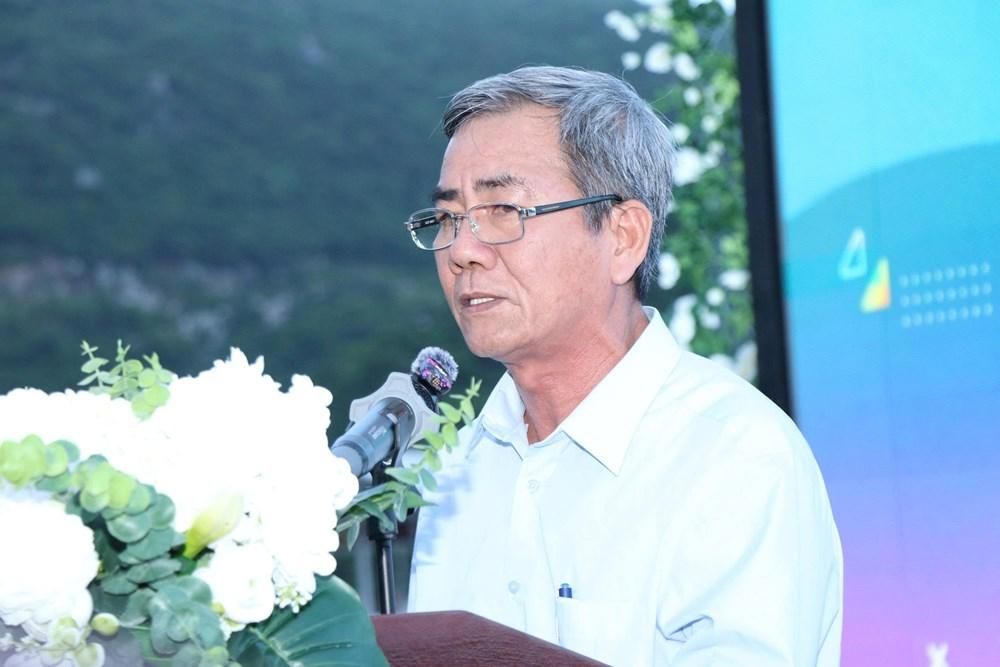 Ông Lê Văn Tiến - Phó Chủ tịch UBND xã Vĩnh Hải, Trưởng Ban tổ chức phát biểu. Ảnh: THIÊN THANH