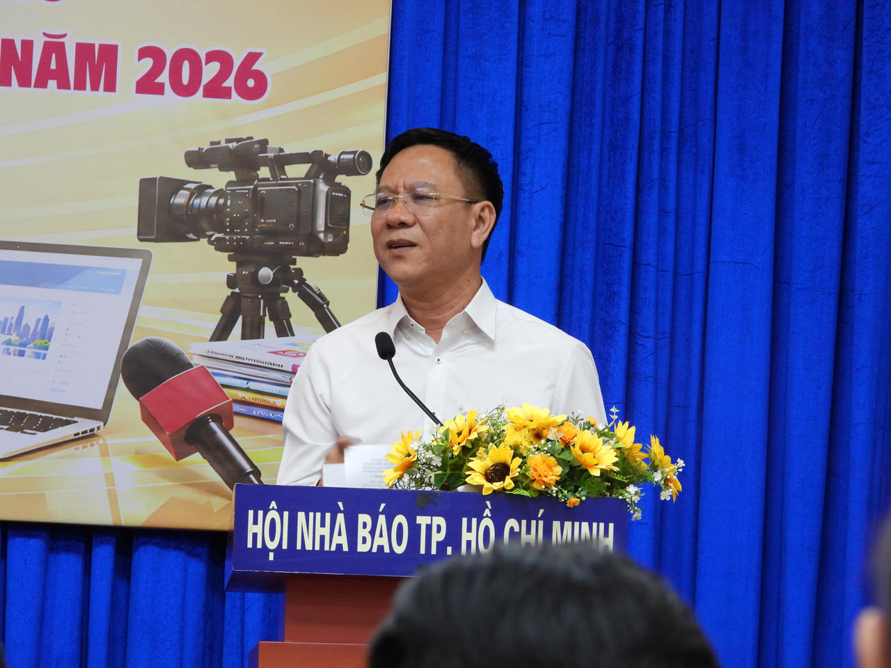 Phó Giám đốc Sở Văn hóa và Thể thao TP HCM Nguyễn Ngọc Hồi trao đổi các nội dung triển khai quý IV. (Ảnh: Xuân Sang)