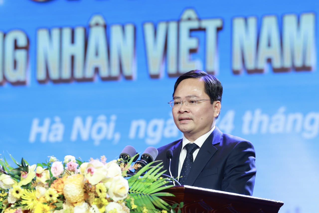 Chủ tịch Tổng LĐLĐ Việt Nam Nguyễn Anh Tuấn phát biểu tại buổi lễ. Ảnh: PV.