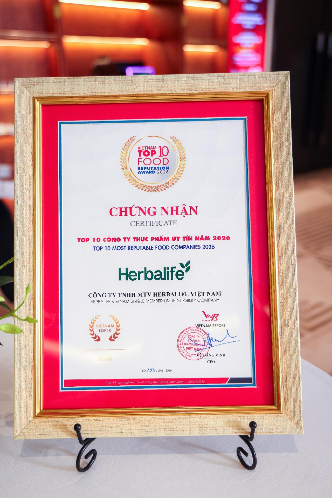 Herbalife Việt Nam 6 năm liên tiếp được vinh danh trong Top 10 Công ty Thực phẩm uy tín