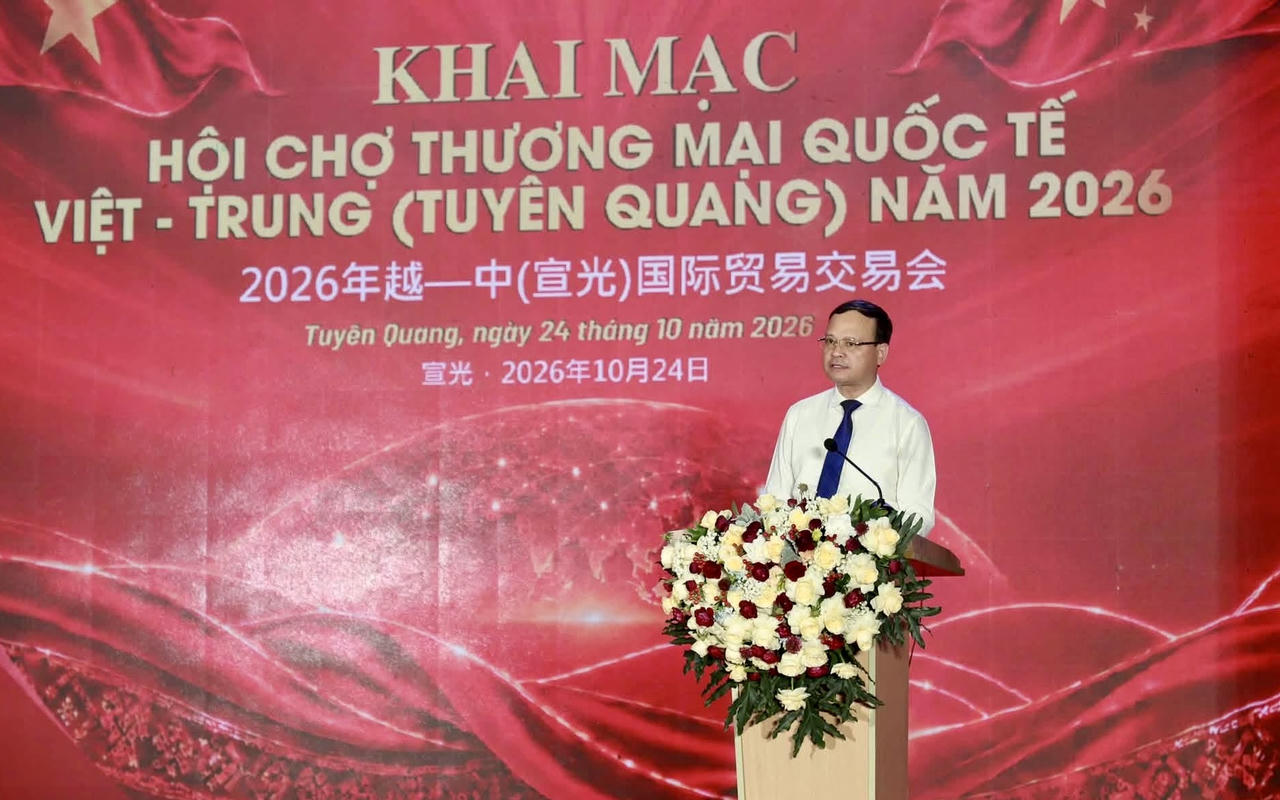 Ông Nguyễn Mạnh Tuấn - Phó Chủ tịch UBND tỉnh Tuyên Quang phát biểu tại buổi lễ. (Ảnh: BTQ)