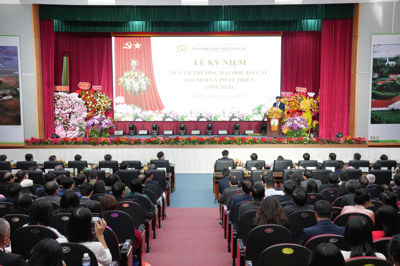 Lễ kỷ niệm 50 năm Trường Đại học Đà Lạt đổi mới và phát triển diễn ra trang trọng. Ảnh: D.N.