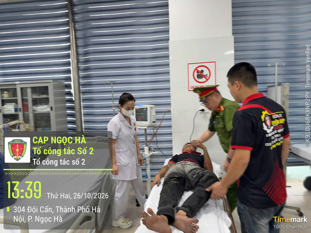 Việc kịp thời hỗ trợ người dân trong những tình huống khẩn cấp của lực lượng Công an phường Ngọc Hà là nhiệm vụ có ý nghĩa thiết thực. Ảnh: CACC